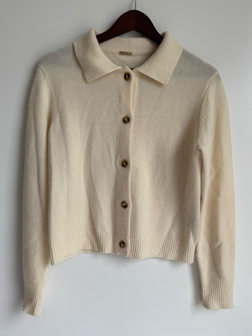 Magashoni 100% Cashmere Cream Cardigan Button Front Collar Women Medium luxury